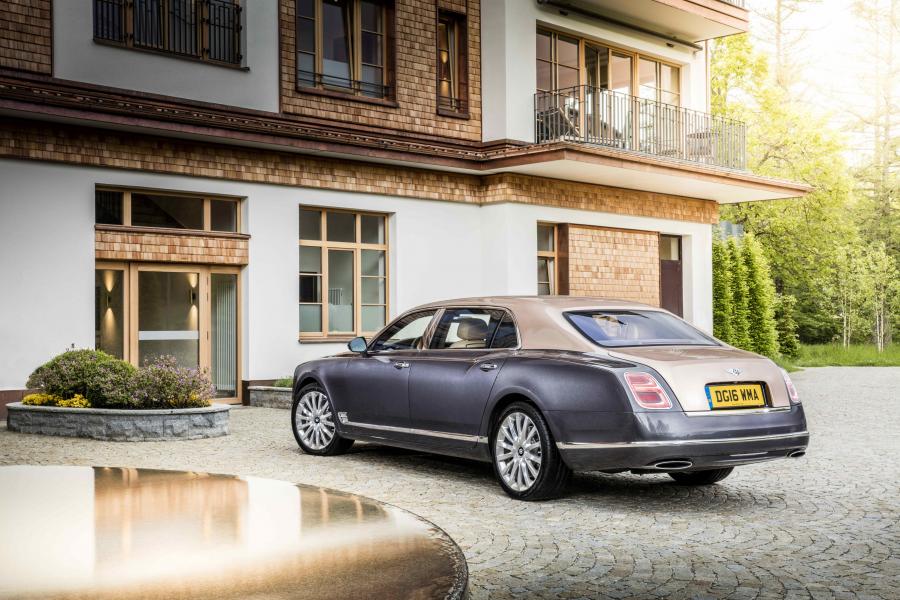  Bentley Mulsanne Extended Wheelbase 2016 года  (фото 7 из 23)
